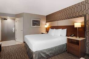 Best Western Plus Commerce Hotel