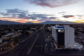 Aloft Tucson University