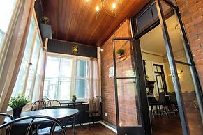 Hochelaga Inn