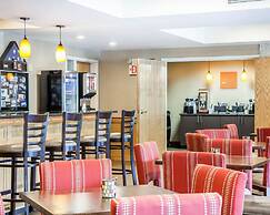 Comfort Inn & Suites Sturbridge - Brimfield