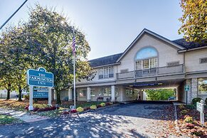 The Farmington Inn & Suites