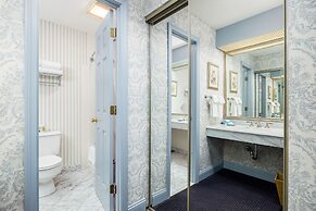 The Farmington Inn & Suites