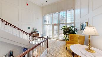 The Farmington Inn & Suites
