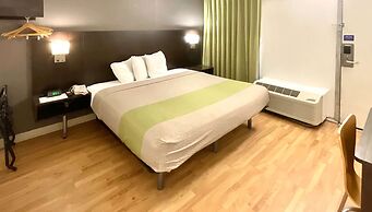 Motel 6 Columbus, GA - Downtown