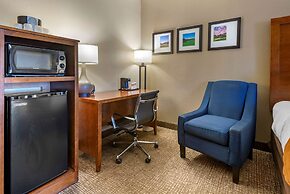 Comfort Suites Bethlehem Near Lehigh University and LVI Airport