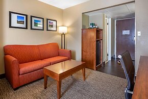 Comfort Suites Bethlehem Near Lehigh University and LVI Airport