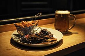 iHOTEL & Conference Center Red Deer