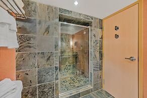 iHOTEL & Conference Center Red Deer