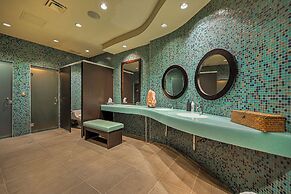 iHOTEL & Conference Center Red Deer