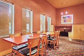 iHOTEL & Conference Center Red Deer