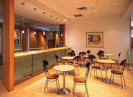 iHOTEL & Conference Center Red Deer