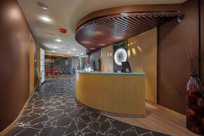 iHOTEL & Conference Center Red Deer