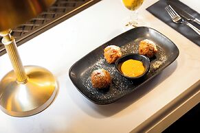 Crowne Plaza Leeds by IHG