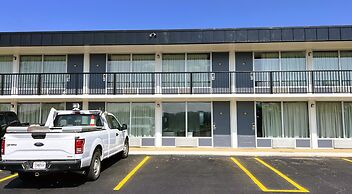 Super 8 by Wyndham Riverside AL