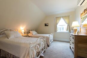 The Salem Inn