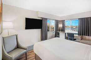 Days Inn by Wyndham Victoria On The Harbour
