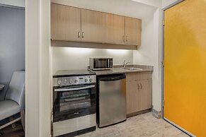 Days Inn by Wyndham Victoria On The Harbour