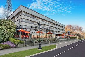 Days Inn by Wyndham Victoria On The Harbour