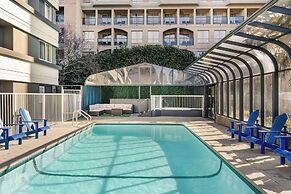 Days Inn by Wyndham Victoria On The Harbour