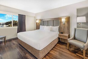 Days Inn by Wyndham Victoria On The Harbour