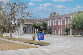 Motel 6 Ocala, FL - Conference Center