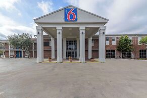 Motel 6 Ocala, FL - Conference Center