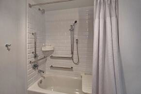 Four Points by Sheraton Boston Newton