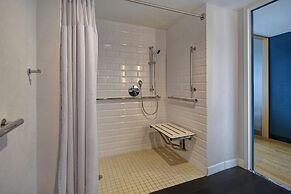 Four Points by Sheraton Boston Newton