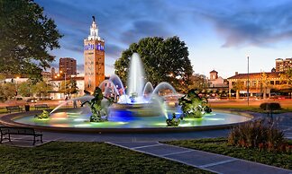 Seville Plaza Hotel, Trademark Collection by Wyndham