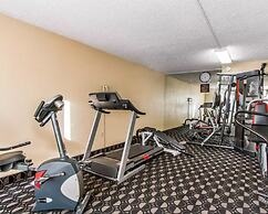 Quality Inn Ada near University