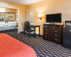 Quality Inn Ada near University