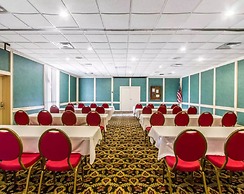 Quality Inn Ada near University