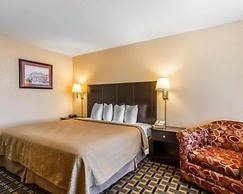 Quality Inn Ada near University