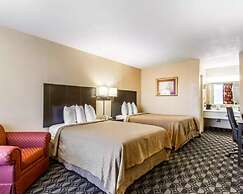 Quality Inn Ada near University