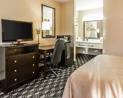 Quality Inn Ada near University