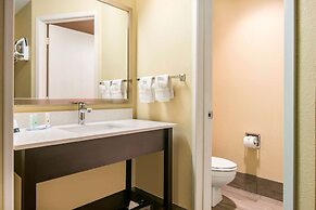 Quality Inn & Suites Albany Corvallis