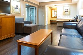 Royal Hotel West Edmonton, Trademark Collection by Wyndham