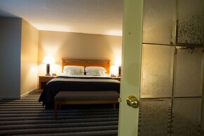 Royal Hotel West Edmonton, Trademark Collection by Wyndham