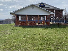 Days Inn by Wyndham Perryville
