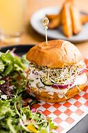 Flamingo Resort & Spa Santa Rosa Sonoma, Tapestry by Hilton