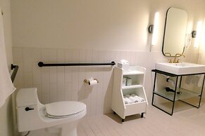 Flamingo Resort & Spa Santa Rosa Sonoma, Tapestry by Hilton