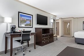 Best Western Plus Port O'Call Hotel