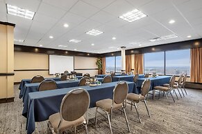 Best Western Plus Port O'Call Hotel