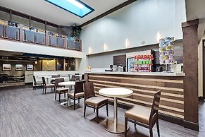 Best Western Plus Port O'Call Hotel