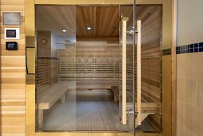 Best Western Plus Port O'Call Hotel