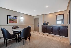 Best Western Plus Port O'Call Hotel