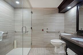 Best Western Plus Port O'Call Hotel