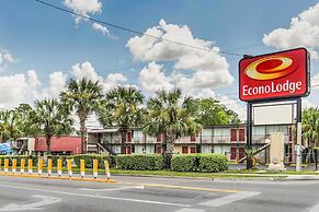 Econo Lodge North