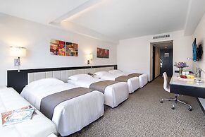Regal Riverside Hotel