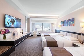 Regal Riverside Hotel